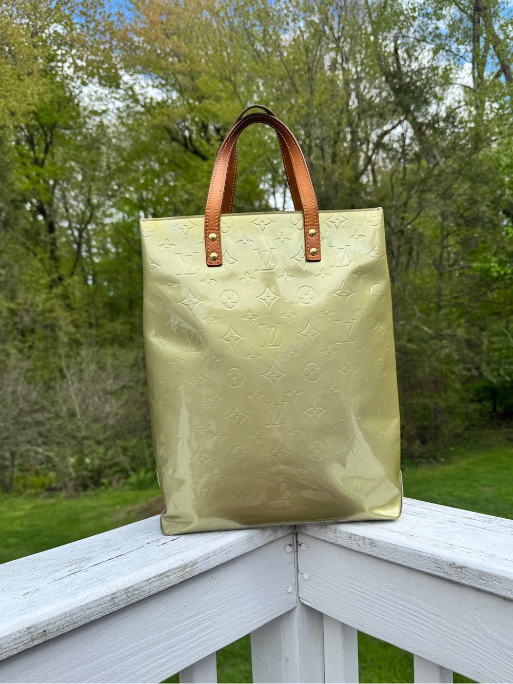 Louis Vuitton Reade PM Vernis Pear Green Patent Leather Tote Bag Y2K RARE